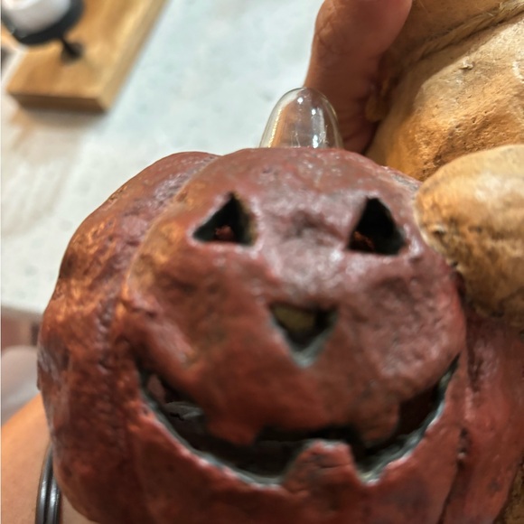 Vickie Jean's Creations Halloween Ghost holding pumpkin with lightbulb 2005 - Picture 9 of 9